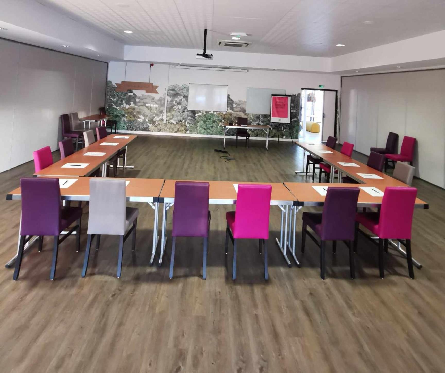 Hotel Ibis Styles Montargis Arboria Pannes  Exterior photo